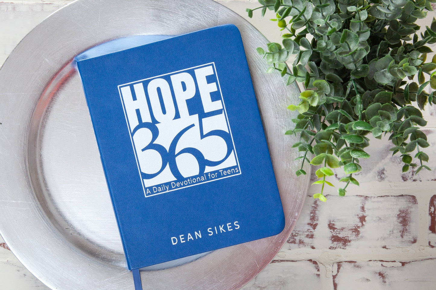 Hope 365 - Daily Devotional for Teens